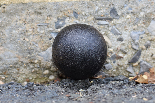 Iron Ball/Bola de Hierro